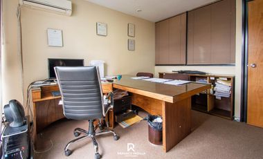 Oficina en piso exclusivo sobre calle Cordoba - Centro de Rosario