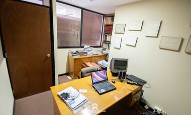 Oficina en piso exclusivo sobre calle Cordoba - Centro de Rosario