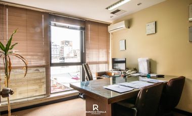 Oficina en piso exclusivo sobre calle Cordoba - Centro de Rosario