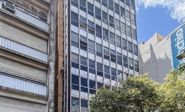 Oficina en piso exclusivo sobre calle Cordoba - Centro de Rosario