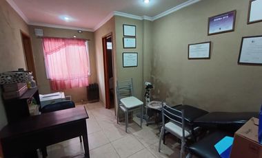 OFICINA EN AL QUILER - CONSULTORIO - OFICINAS COMERCIALES