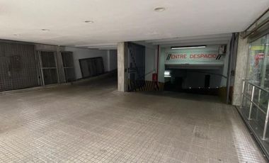 Cochera en Maipú 842 (acceso Galería del Paseo)