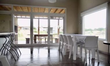 Costa Esmeralda - Casa en venta en barrio Residencial 1