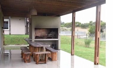 Costa Esmeralda - Casa en venta en barrio Residencial 1