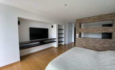 Casa en alquiler anual en Santa Barbara, con 4 dormitorios a la laguna
