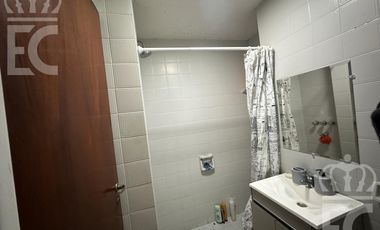 VENTA en bloc 1 local comercial   1 galpón en PB  y 2 deptos. de 3 ambientes en el 1er. piso