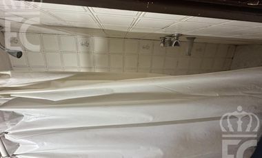 VENTA en bloc 1 local comercial   1 galpón en PB  y 2 deptos. de 3 ambientes en el 1er. piso