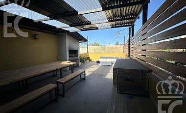 VENTA en bloc 1 local comercial   1 galpón en PB  y 2 deptos. de 3 ambientes en el 1er. piso