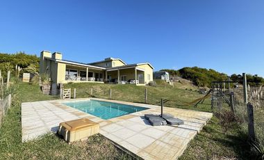 Casa en Alquiler- Ecuestre Lote 340- Costa Esmeralda - Grande capacidad - Pileta