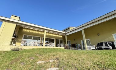 Casa en Alquiler- Ecuestre Lote 340- Costa Esmeralda - Grande capacidad - Pileta