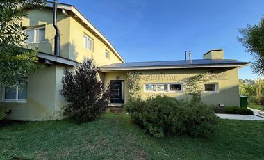 Casa en Alquiler- Ecuestre Lote 340- Costa Esmeralda - Grande capacidad - Pileta