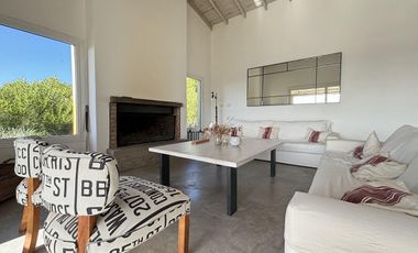Casa en Alquiler- Ecuestre Lote 340- Costa Esmeralda - Grande capacidad - Pileta