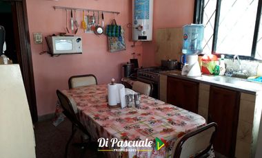 VENTA Casa 4 Ambientes con Dependencia - Moreno Sur