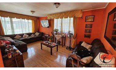 SE VENDE AMPLIA  CASA CENTRAL CALLE RODRIGUEZ