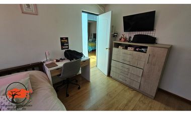 SE VENDE AMPLIA  CASA CENTRAL CALLE RODRIGUEZ