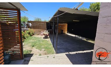 SE VENDE AMPLIA  CASA CENTRAL CALLE RODRIGUEZ