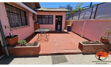 SE VENDE AMPLIA  CASA CENTRAL CALLE RODRIGUEZ