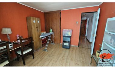 SE VENDE AMPLIA  CASA CENTRAL CALLE RODRIGUEZ