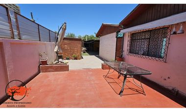 SE VENDE AMPLIA  CASA CENTRAL CALLE RODRIGUEZ