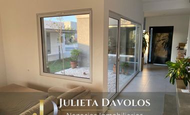 Casa en Venta/Alquiler 5 ambientes  Puertos del lago  Barrio Araucarias