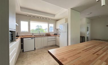 Casa en Venta - Barrio Ecuestre Lote 156 de Costa Esmeralda - Frente a la cancha de Polo