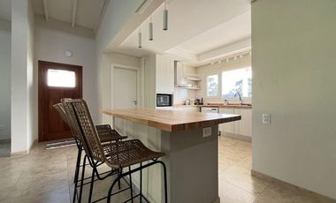 Casa en Venta - Barrio Ecuestre Lote 156 de Costa Esmeralda - Frente a la cancha de Polo
