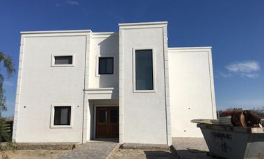 Casa a estrenar en venta en Área 8, San Sebastián