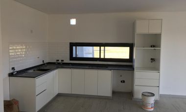 Casa a estrenar en venta en Área 8, San Sebastián