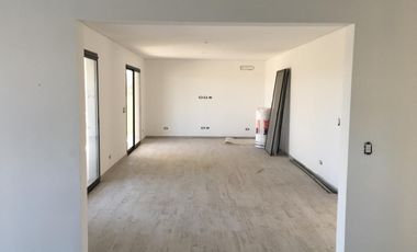 Casa a estrenar en venta en Área 8, San Sebastián