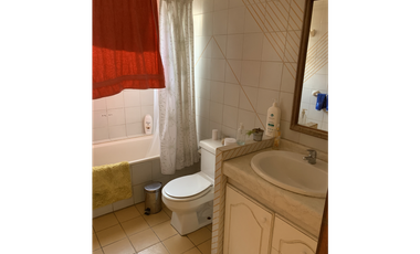DESIERTO PROPIEDADES  VENDE CASA CENTRAL