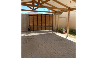 DESIERTO PROPIEDADES  VENDE CASA CENTRAL