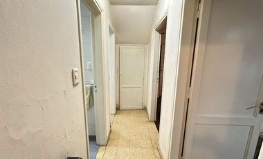 Casa ideal uso comercial sobre Avenida Calchaqui