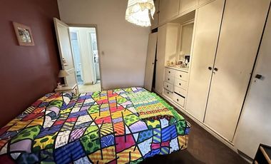 Casa ideal uso comercial sobre Avenida Calchaqui