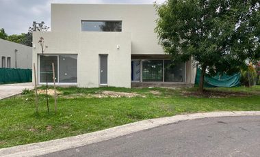 Navarrete Propiedades - Hermosa casa en Santa Guadalupe