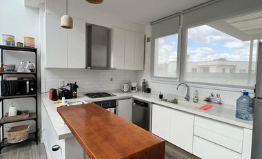 Casa 5 ambientes totalmente amoblada en venta - Hudson Park