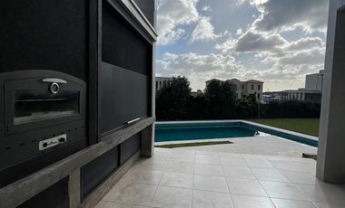 Casa 5 ambientes totalmente amoblada en venta - Hudson Park