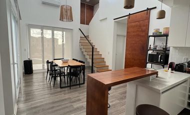 Casa 5 ambientes totalmente amoblada en venta - Hudson Park