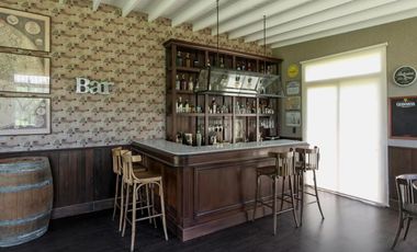 CASA EN VENTA -  El Solar de Capilla, Exaltación de la Cruz  -   5 Ambientes, Pileta, Espectacular