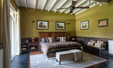 CASA EN VENTA -  El Solar de Capilla, Exaltación de la Cruz  -   5 Ambientes, Pileta, Espectacular