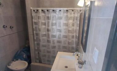 Casa en venta - 3 dormitorios 2 baños - jardin y patio - 182mts2 - Monte Grande