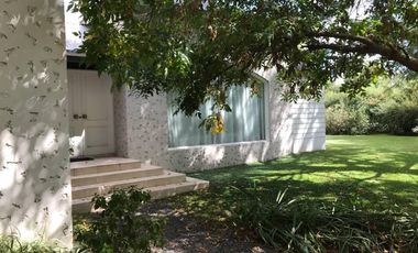 Venta en Country San Diego - Propiedad en esquina en zona central