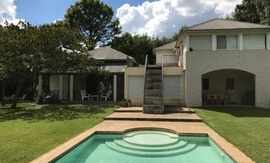 Venta en Country San Diego - Propiedad en esquina en zona central