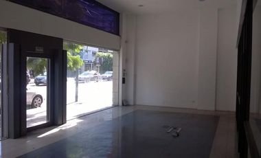 Av- Libertador 3800 - Local u Oficina de 800 m2 - Posibilidades varias para grandes proyectos