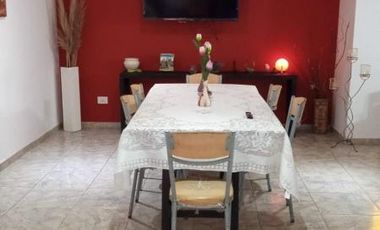 Casa en venta - 5 Dormitorios 3 Baños - Cocheras - 500Mts2 - Longchamps