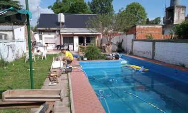 Casa en venta - 5 Dormitorios 3 Baños - Cocheras - 500Mts2 - Longchamps