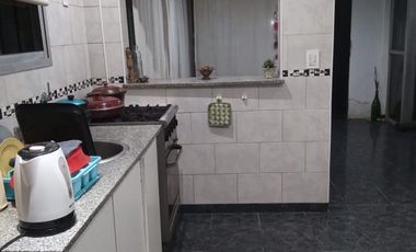 Casa en venta - 5 Dormitorios 3 Baños - Cocheras - 500Mts2 - Longchamps