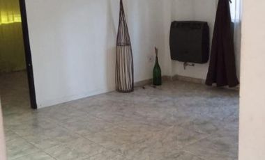 Casa en venta - 5 Dormitorios 3 Baños - Cocheras - 500Mts2 - Longchamps