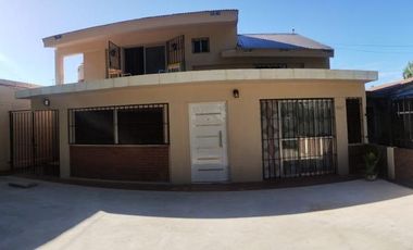 Casa en venta - 5 Dormitorios 3 Baños - Cocheras - 500Mts2 - Longchamps