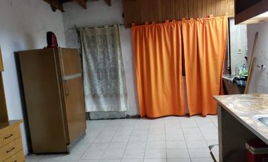 Casa en venta - 2 Dormitorios 1 Baño - Cochera - 214Mts2 - Berisso