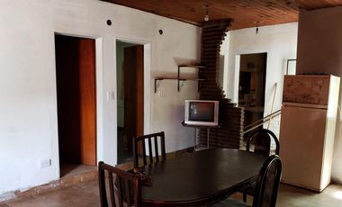 Casa en venta - 2 Dormitorios 1 Baño - Cochera - 214Mts2 - Berisso